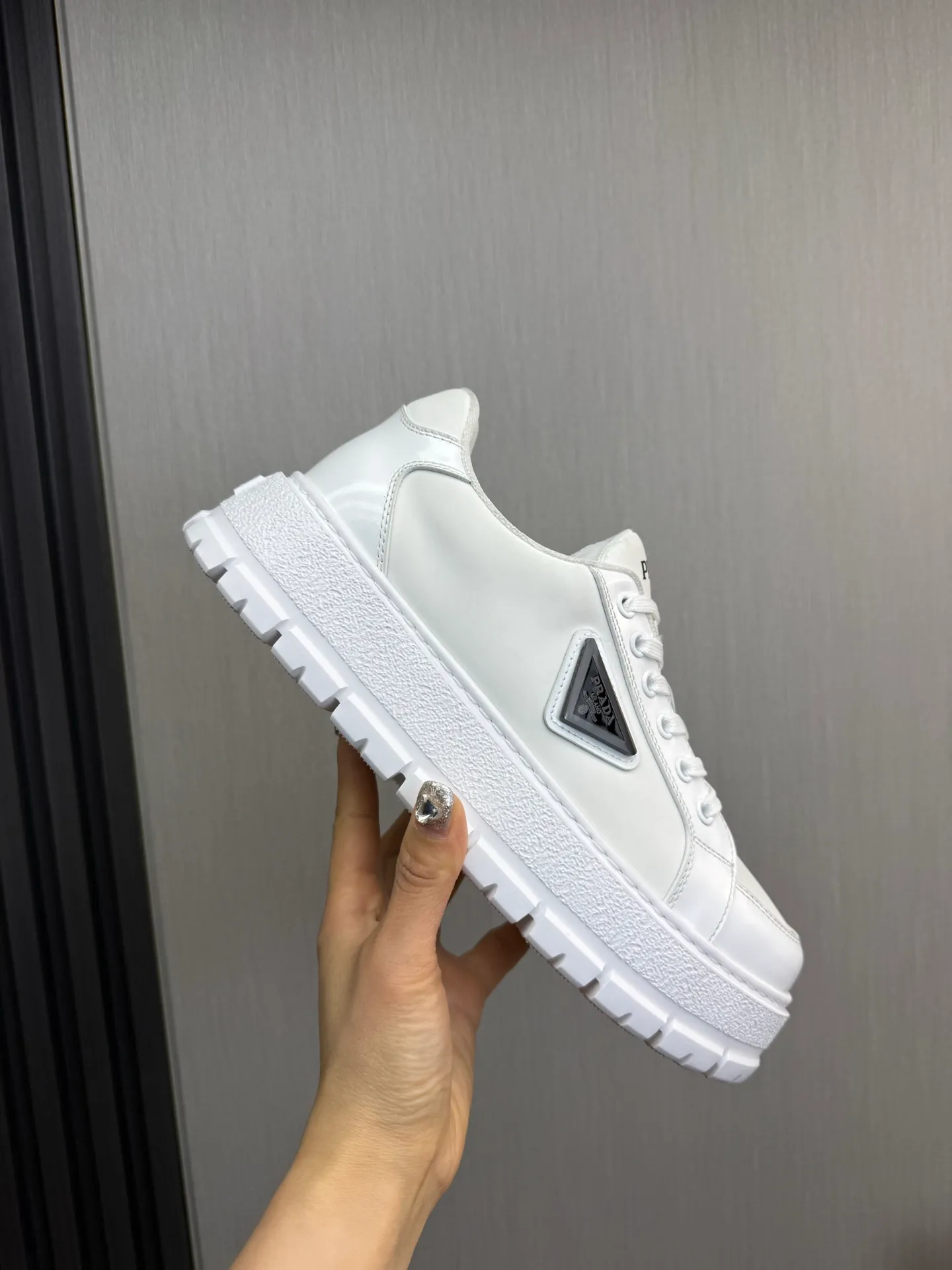Men's shoes 💰580💰 [PRADA] Autumn and winter hot men's shoes shipped 👏Official website synchronized ⬆️Original fly-woven cowhide fabric + cowhide lining, 1⃣️:1⃣️reproduction, original sole, 38-45 (45. Customized, non-refundable)
